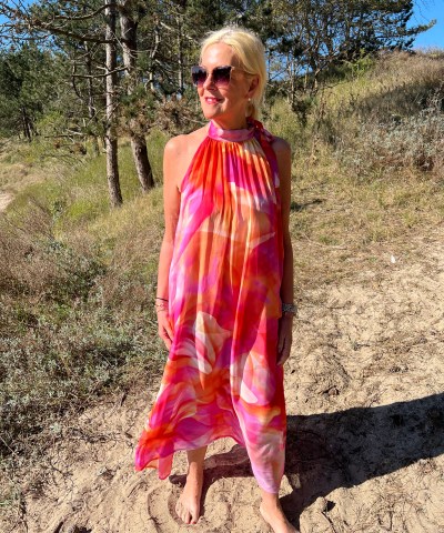 Ana Alcazar - Maxi-Neckholder Kleid im floralen Batikprint