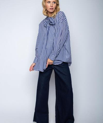 Emily van den Bergh - Trendy Oversize Bluse mit XXL Schluppe