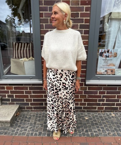 Lockerer Leo Satinrock in Creme/Schwarz/Rosa