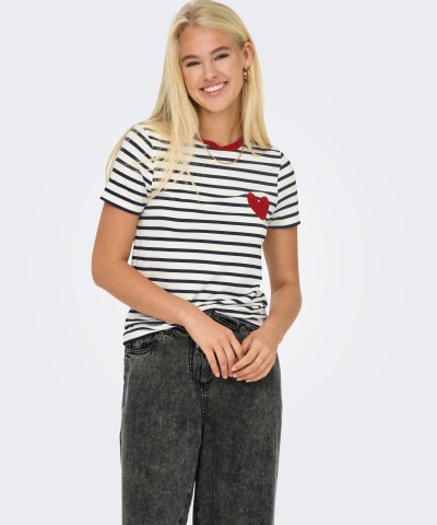 ONLY - OnlHeart gestreiftes T-Shirt mit Herz