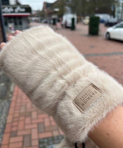 Fake Fur Handwärmer in Taupe
