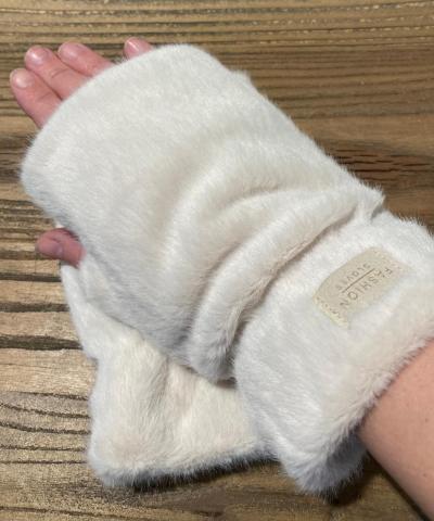 Fake Fur Handwärmer in Beige
