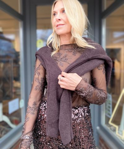 Meshshirt mit Blumenspitze in Braun