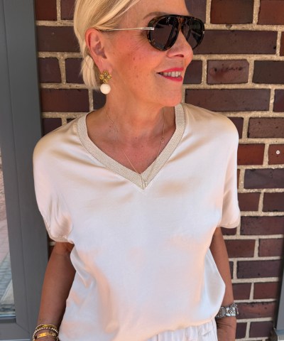 Satinshirt in Creme mit Gold