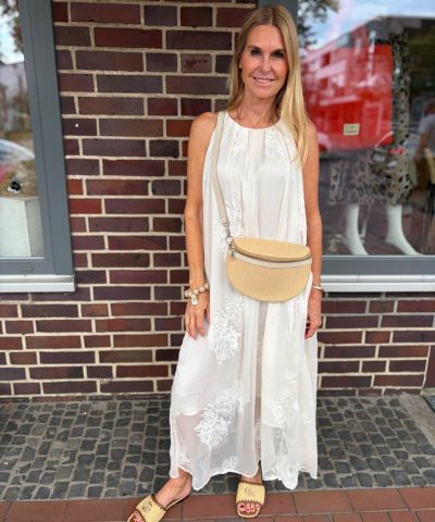 Maxikleid mit Korallendetails in Offwhite