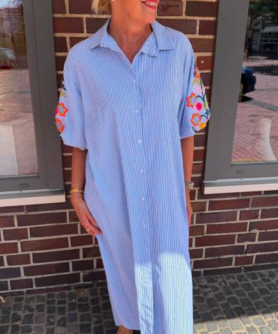 Langes Puffärmelkleid mit Streifen und Stickerei in Blau Weiß